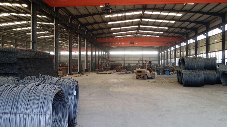 鋼 絲 網(wǎng) 片 車(chē) 間